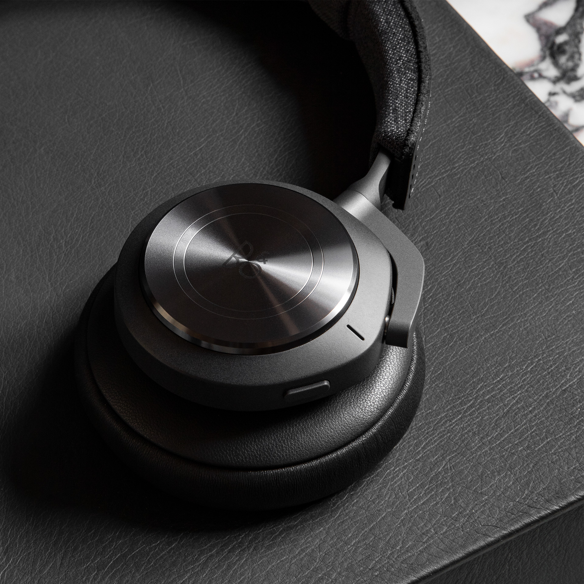 Beoplay H9 Antrachite by Norm Architect